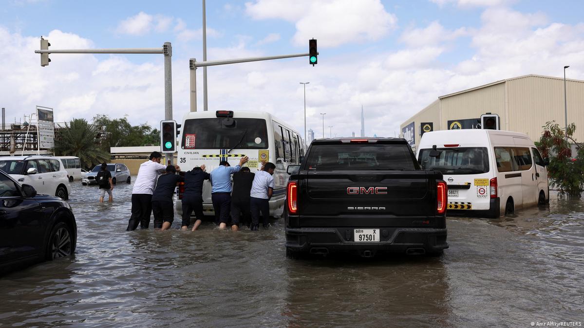 Vereinigte Arabische Emirate | UAE | Regenfälle und Überschwemmungen in Dubai