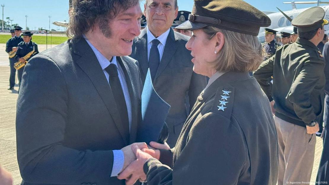 El presidente argentino, Javier Milei, y Laura Richardson, comandante del Comando Sur de Estados Unidos.