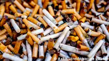BARENDRECHT - There are many cigarette filters in a smoking area. Robin Utrecht