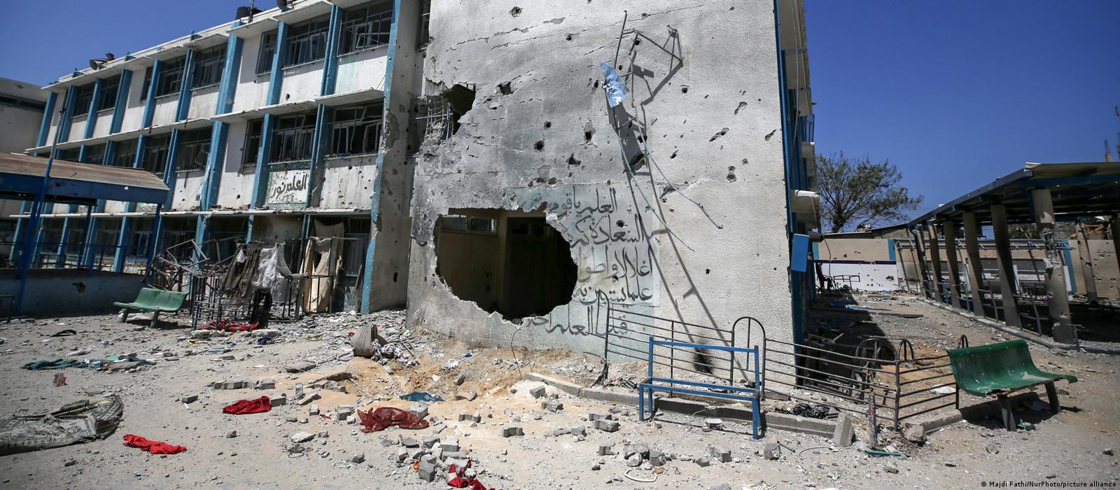 Yetuk italyan pornosini onlayn tomosha qiling