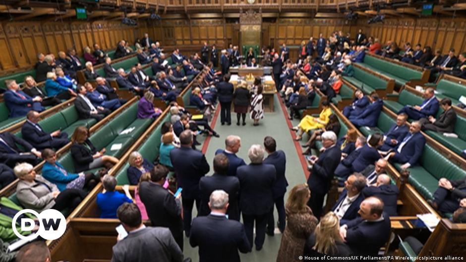 Britisches Parlament billigt Abschiebungen nach Ruanda