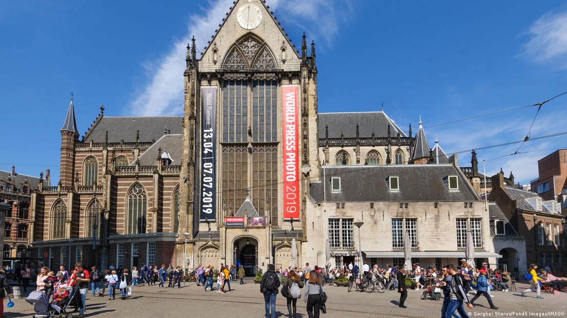 Edhe në Amtserdam ka fluks turistësh-katedralja në qendër