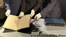 В Майнце можно увидеть Библию стоимостью почти 2 миллиона евро