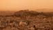 Die Akropolis in Athen, eingehüllt in Sahara-Staub, im April 2024 Die Akropolis in Athen, eingehüllt in Sahara-Staub, im April 2024