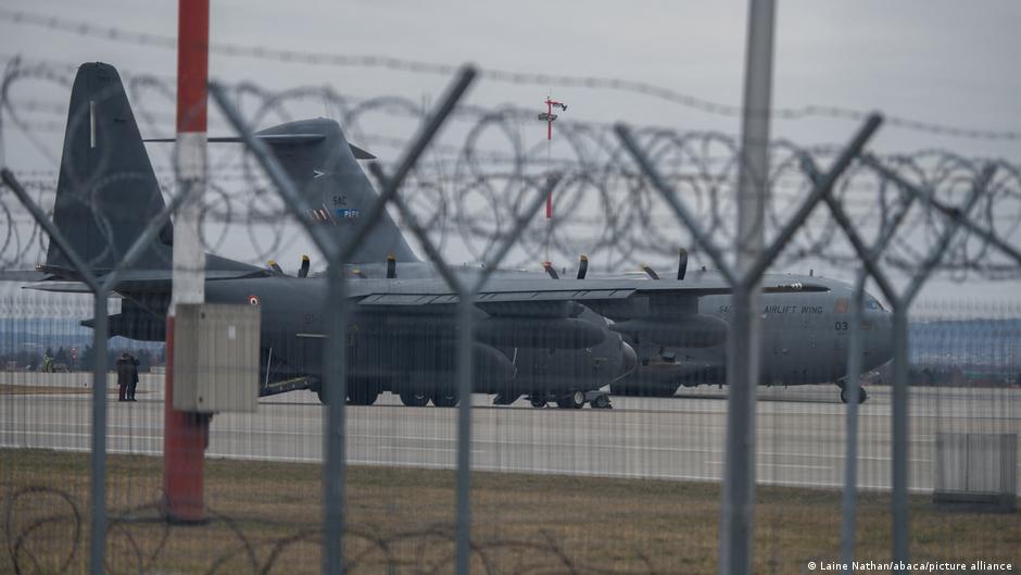 Атака РФ по Україні: Польща закрила два аеропорти – DW – 27.12.2025