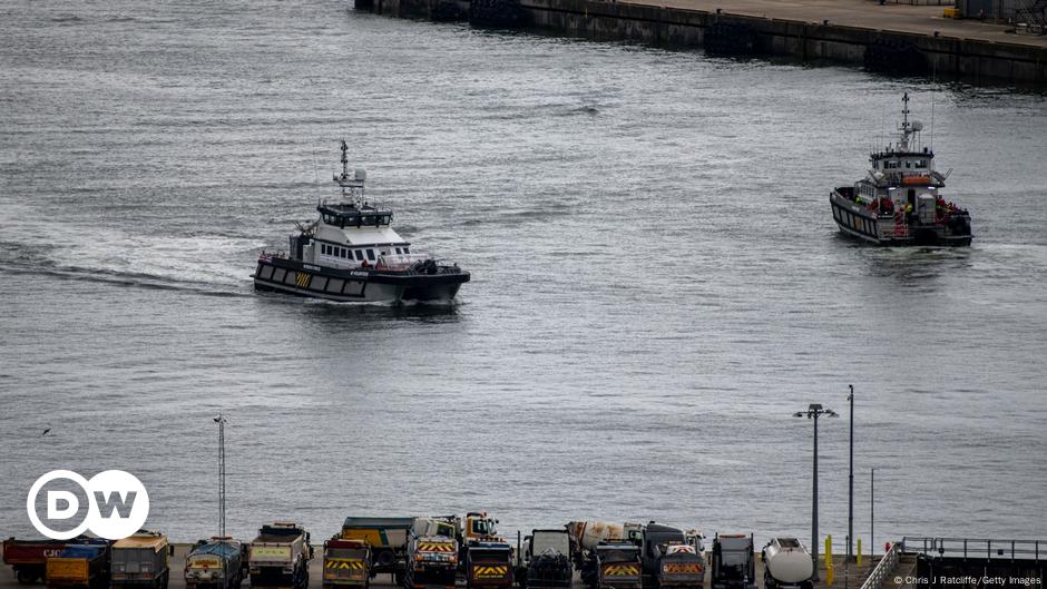 UK arrests 3 over Channel crossing deaths