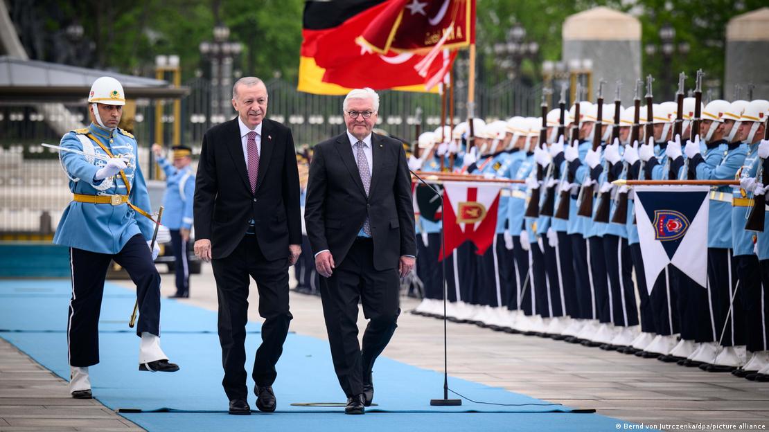 土耳其總統埃爾多安歡迎德國總統施泰因邁爾到訪。
