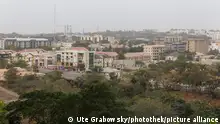 Strassenszene in Abuja, Nigeria, 05.02.2024.