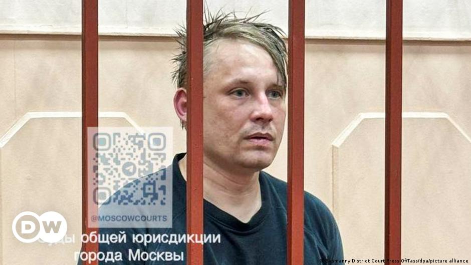 Журналистов, связанных с Навальным, арестовали за «экстремизм» – DW – 28.04.2024