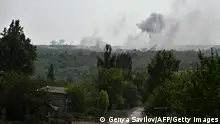 Ukraine | Rauch durch Beschuss in der Donezk Region