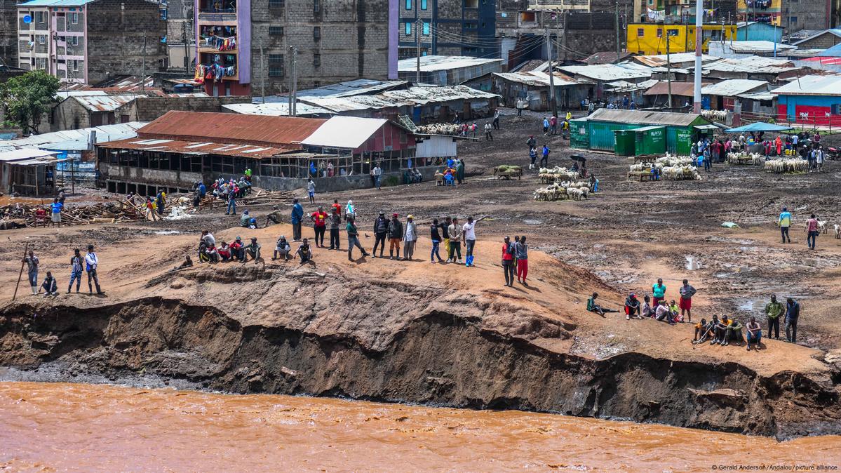 केन्या के एक बड़े हिस्से को भारी बारिश के कारण काफी नुकसान पहुंचा है. 