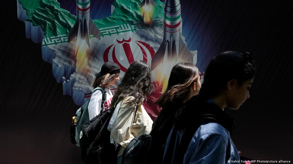 Iran intensifies violent crackdown on women – DW – 04/29/2024 - Vimarsana News