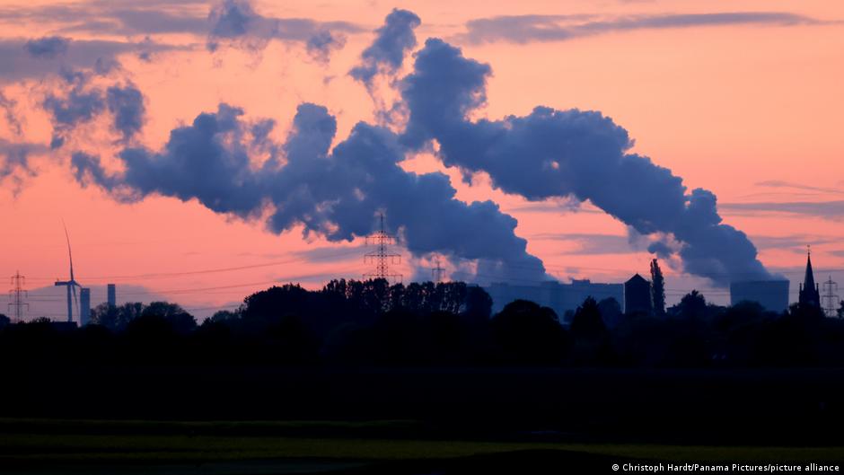 Ogromne sume novca nastavljaju da se slivaju u industriju fosilnih goriva