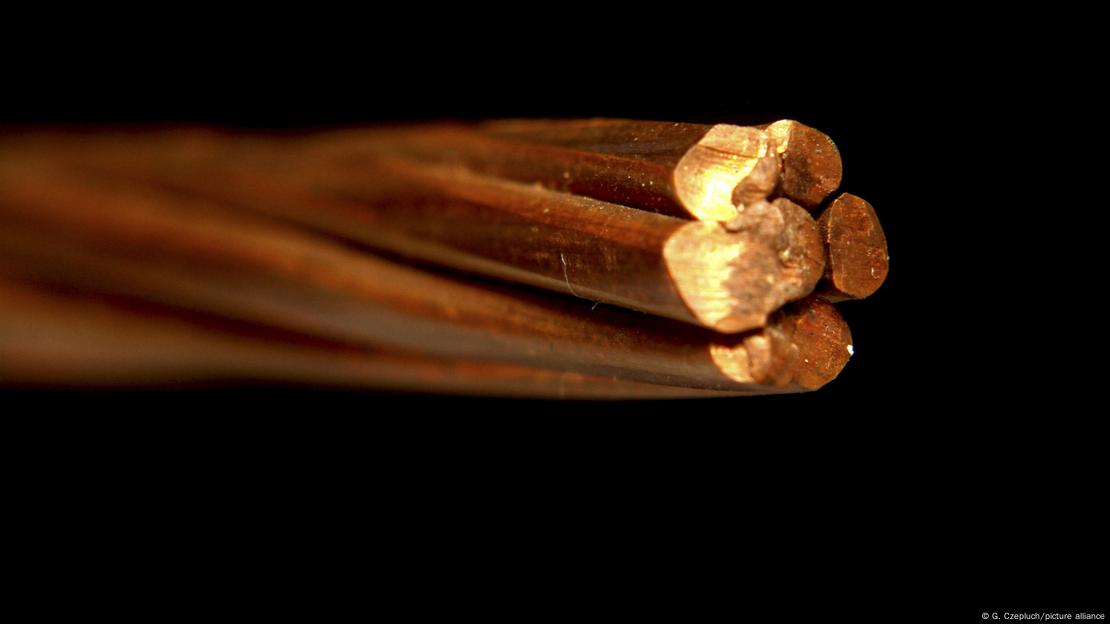 El cobre no tiene alternativa: los cables se podrían hacer de aluminio u otros metales, pero serían mucho más gruesos o costosos.