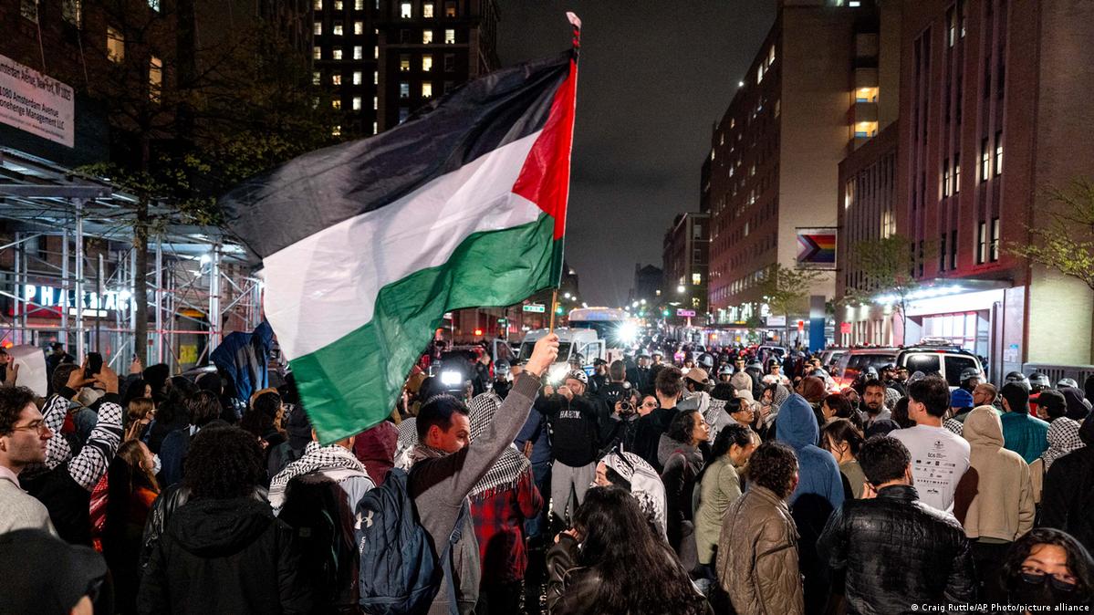 Pro-Palestinian student protests at US universities – DW – 05/02/2024