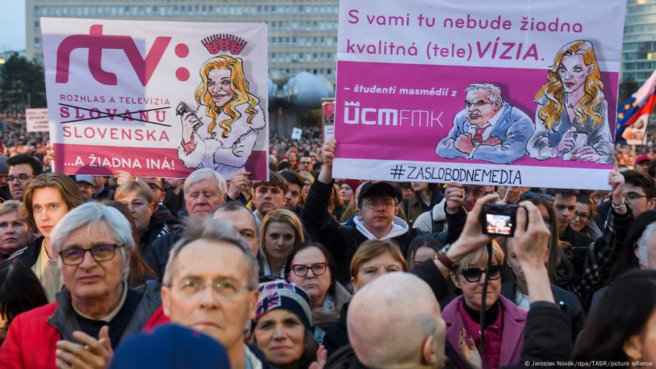 Ljudi u Slovačkoj nedeljama su protestovali protiv gašenja RTVS - uzalud