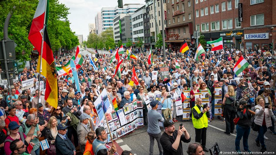 Hamburg: Hundreds protest against 'caliphate' rally – DW – 05/04/2024 - Vimarsana News
