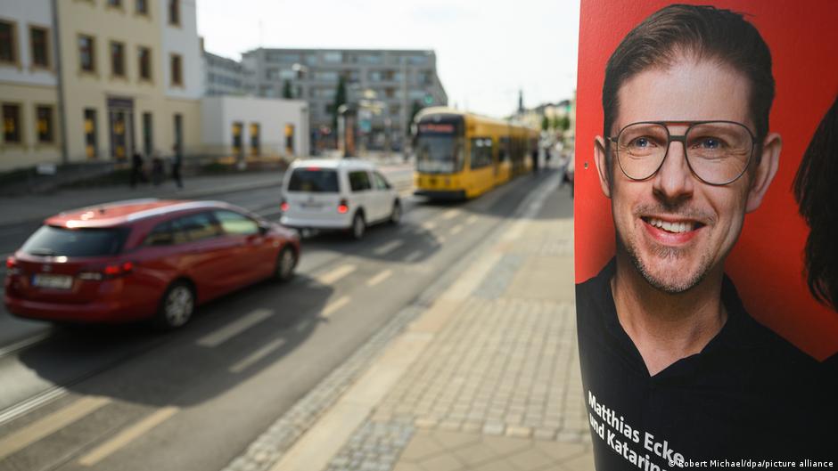 Plakat na kojem se vidi političar SPD, Matijas Eke