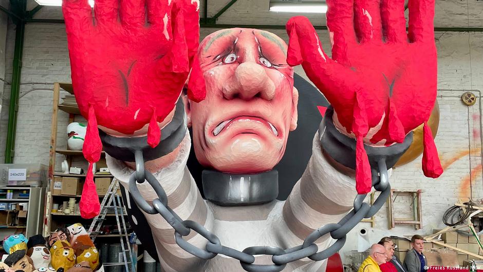 Reżim Putina grozi niemieckiemu artyście. Robią mu „proces”