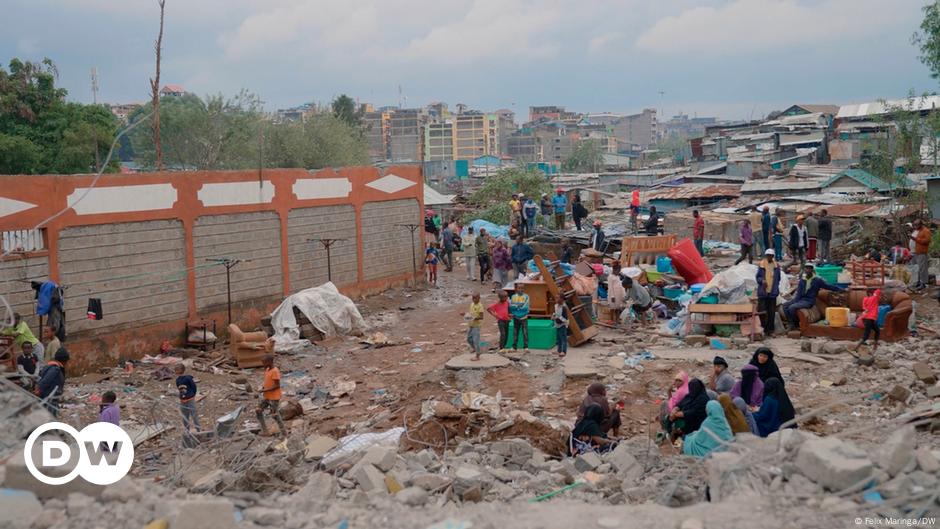 Kenya floods: Controversy over clearing informal settlements – DW – 05 ...