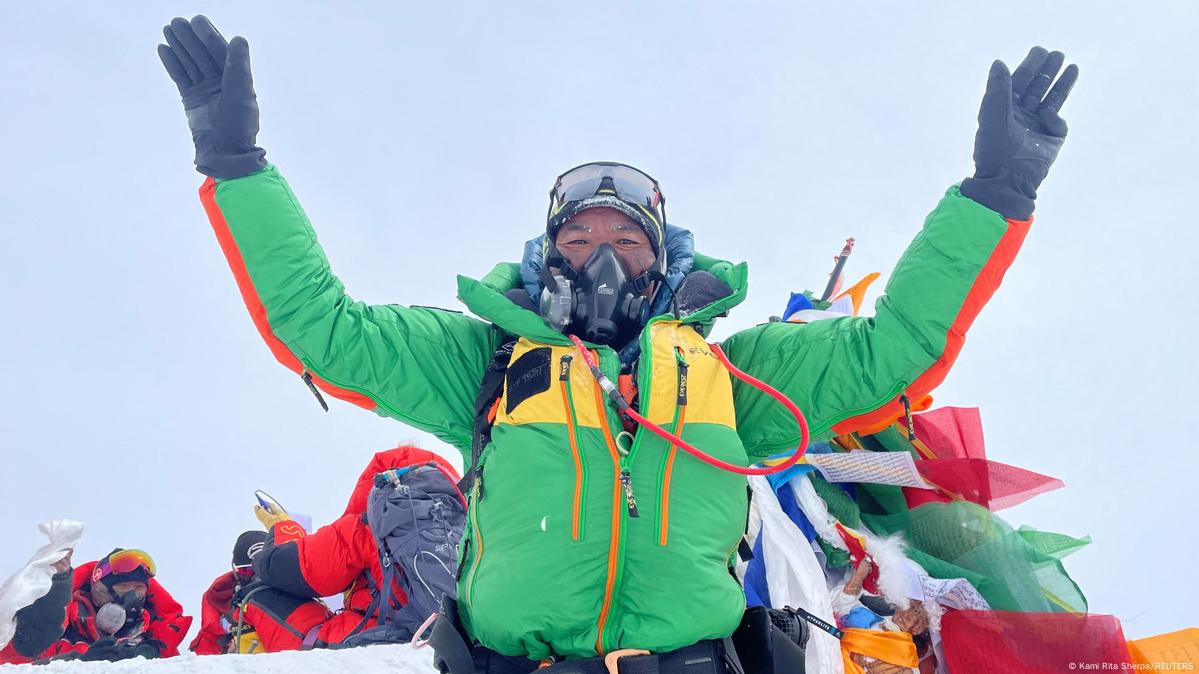 Nepal: 'Everest Man' Kami Rita claims record 29th summit – DW – 05/12/2024