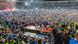 Die Spieler von Holstein Kiel feiern im Stadion mit den Fans gemeinsam den Aufstieg Die Spieler von Holstein Kiel feiern im Stadion mit den Fans gemeinsam den Aufstieg