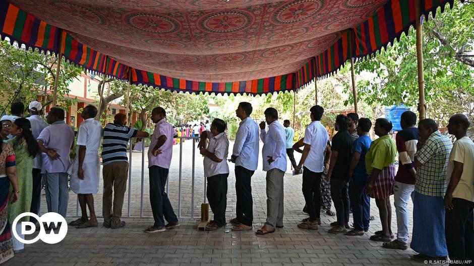 Estampida en un templo de la India mata al menos 6 personas – DW – 01/09/2025