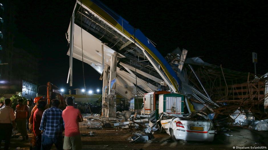 ムンバイで看板倒壊、12人死亡、数十人負傷 – DW – 2024/05/14