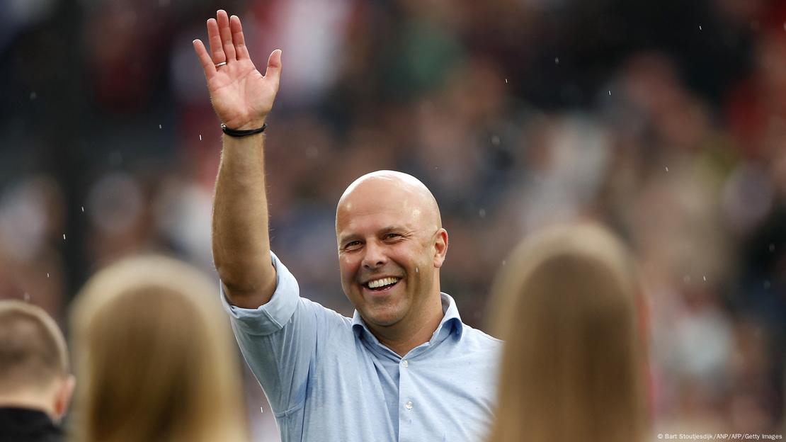 Arne Slot dirigirá al Liverpool tras la salida de Jürgen Klopp.