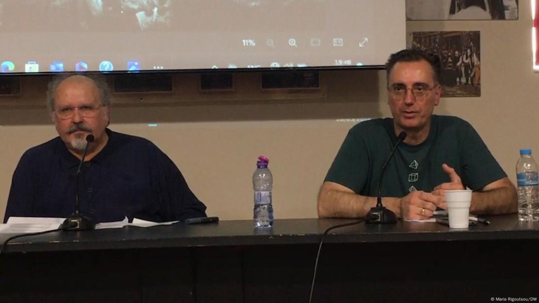 Ο δημοσιογράφος Νίκος Ξυδάκης και ο συγγραφέας Μενέλαος Χαραλαμπίδης 