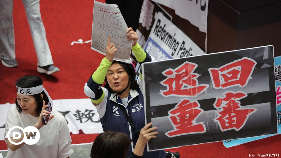 Heftiger Streit über Parlamentsreform in Taiwan ausgebrochen
