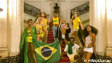 Brasilianische Models, die Abacaxis Brasilien-Kollektion tragen. Credit: PIÑA / Abacaxi.