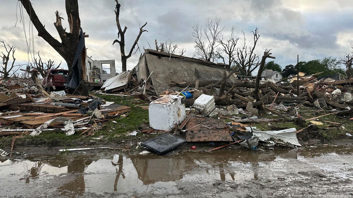 US: Iowa tornado leaves trail of wreckage and death