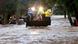 En la imagen de archivo se observa a socorristas rescatando personas con un tractor en una zona inundada por las lluvias en Brasil. En la imagen de archivo se observa a socorristas rescatando personas con un tractor en una zona inundada por las lluvias en Brasil.