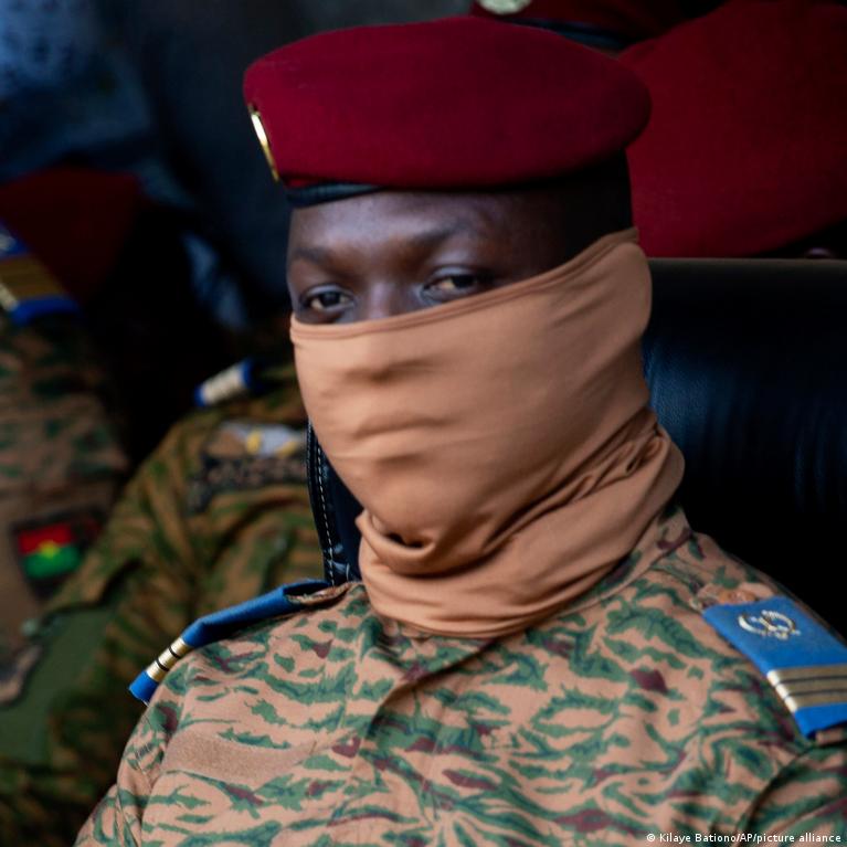 Teshikka musht solingan jinsiy aloqa nima deb ataladi?