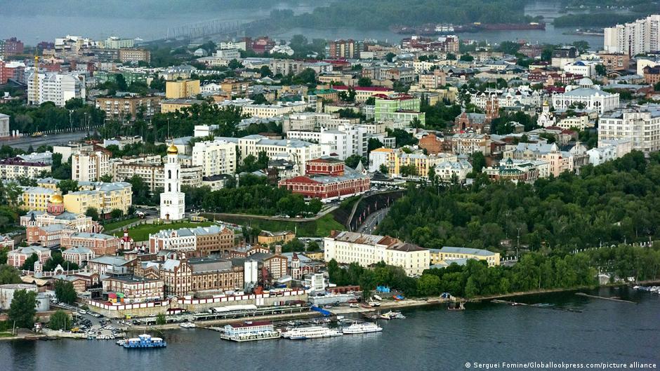 У російській Самарі після ракетної атаки горить промислове підприємство