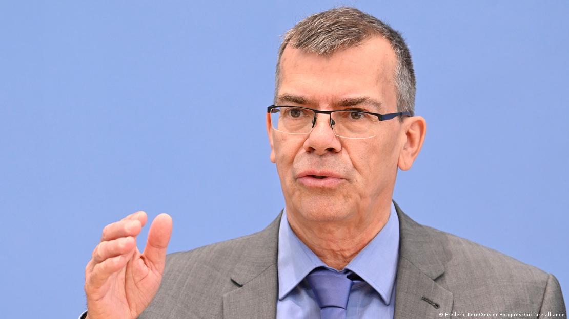 Frank Düvell smatra da su sporazumi o prihvatu izbjeglica s pretežno neeuropskim zemljama izrazito problematični