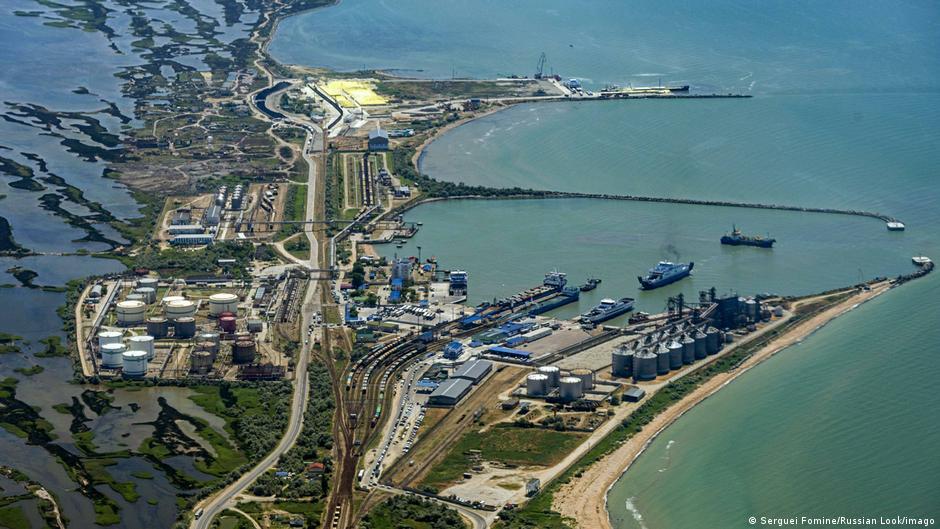 ЗСУ атакували нафтобазу в окупованій Керчі та порт в Краснодарському краї