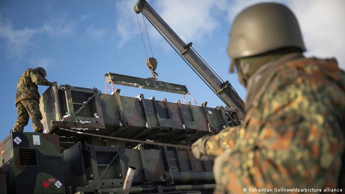 Uso de armas ocidentais contra alvos na Rússia ajudará Kiev?