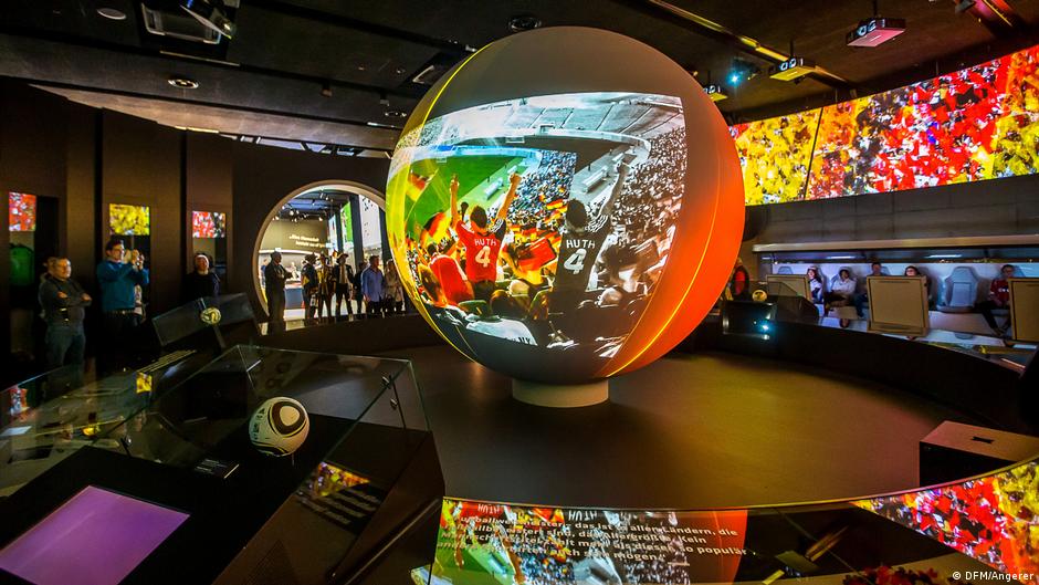 تزامنا مع يورو 2024: حين يلعب الفن وكرة القدم تمريرة مزدوجة – DW – 2024/6/22 تزامنا مع يورو 2024: حين يلعب الفن وكرة القدم تمريرة مزدوجة – DW – 2024/6/22