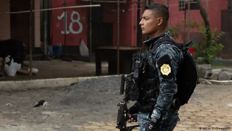 Guatemala: fuga de pandilleros presos genera crisis política – DW –  15/10/2025