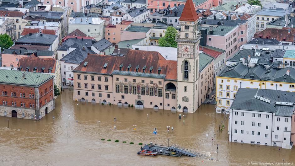 U centar Pasaua se još uvijek može samo čamcima