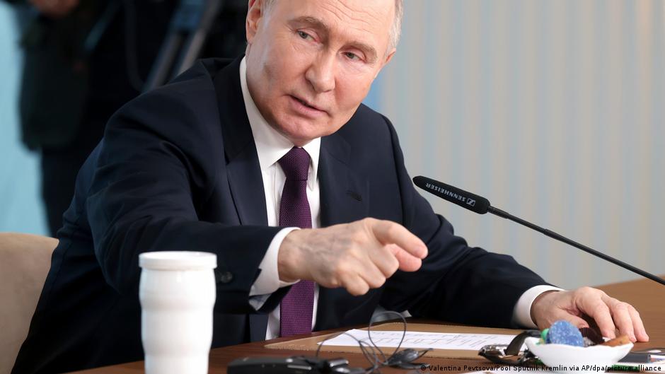 プーチン大統領は「非対称的な対応」で西側諸国を脅迫した – DW – 2024年6月6日