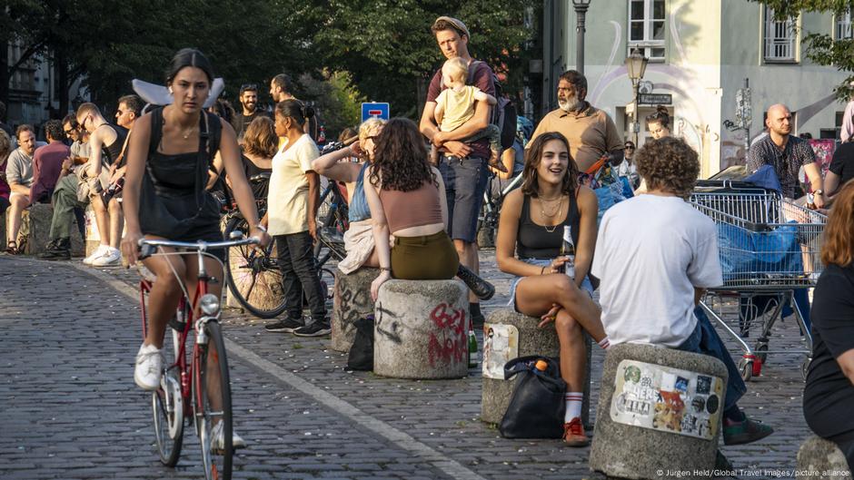 Mało młodych Niemców. Sytuację nieco ratują migranci – nowe dane