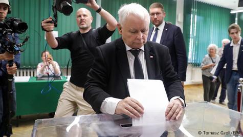 Jaroslaw Kaczynski humbi votimet