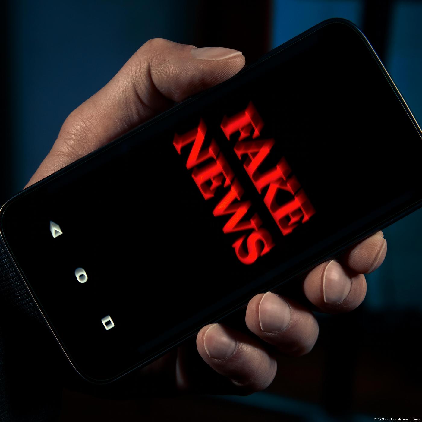 Série Fake News 1 : Eduquer les journalistes et les citoyens aux médias