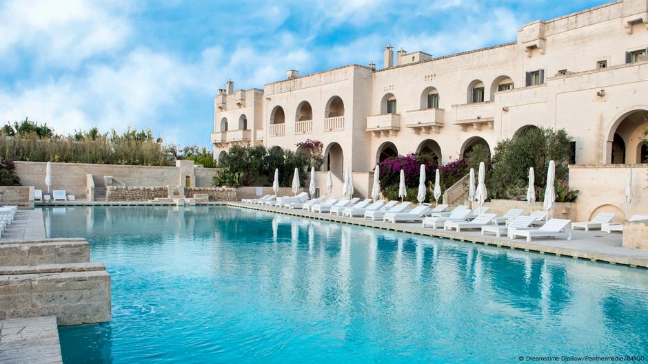 Konferencijski hotel „Borgo Enjacio“: hoće li biti vremena za kupanje u bazenu?