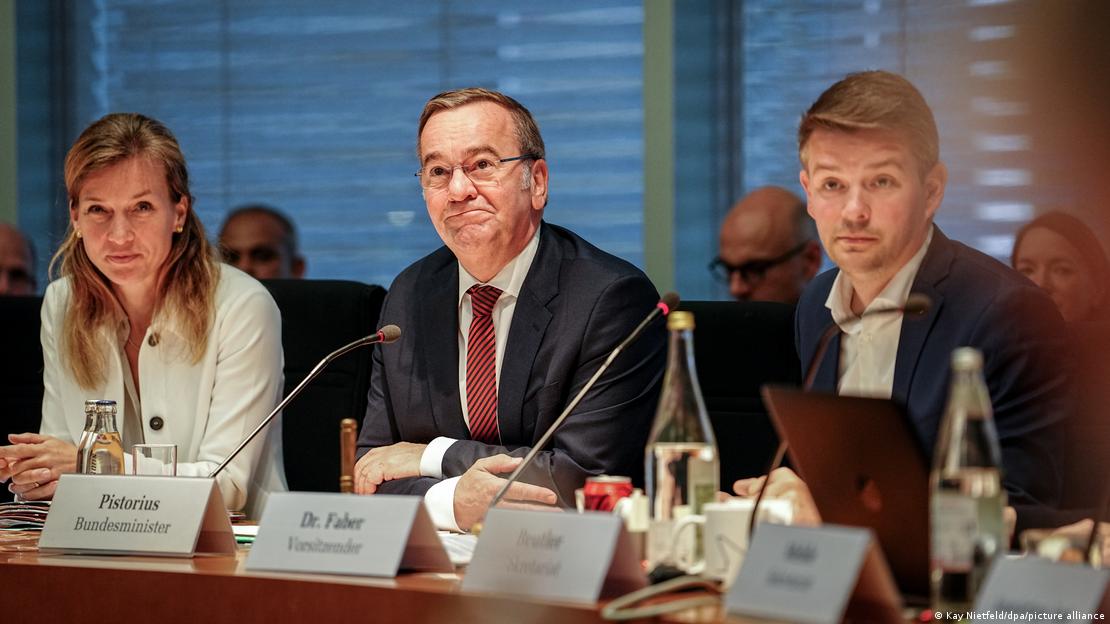 Pistorius paraqet planet per sherbimin ushtarak