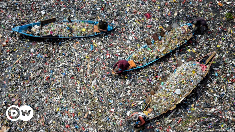 Can a global treaty clean up the plastics mess?