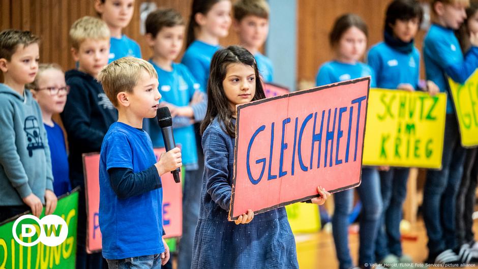 Studie: Kinder sorgen sich um Demokratie in Deutschland